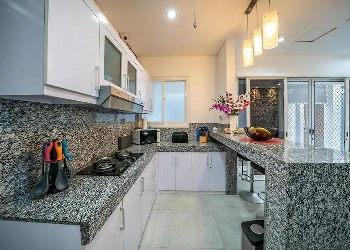 Villa - 3 Bedroom Private Pool On Jl Mataram! Kuta (Bali)