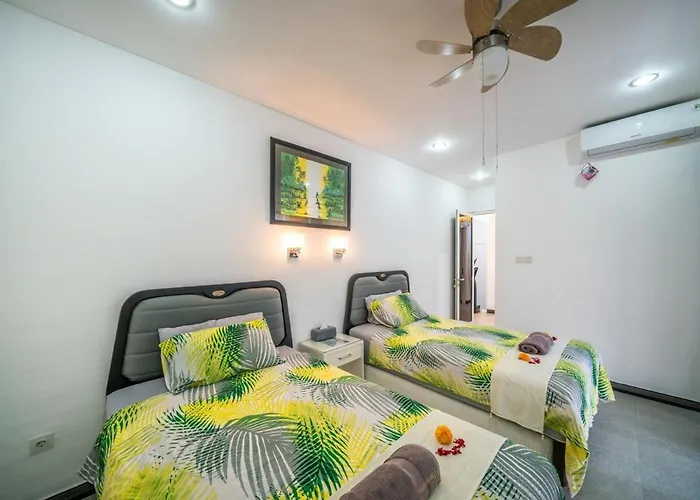 - 3 Bedroom Private Pool On Jl Mataram! Villa Kuta (Bali)